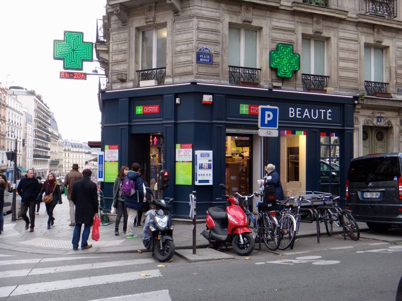Paris_compras_pharmacie_monge